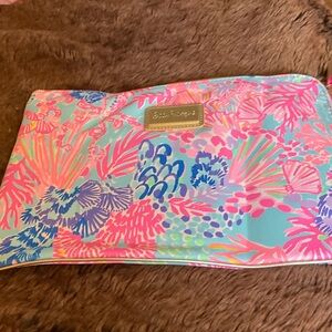 NWT LILLY PULITZER TECH POUCH SET